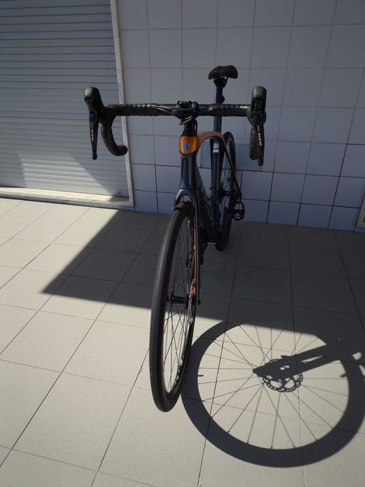 Trek Domane SL 5 - Carbono - Shimano 105 - Estado Impecável