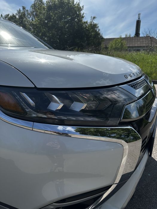 Mitsubishi Outlander PHEV 2019