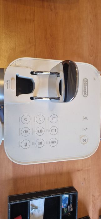 Nespresso Gran  Lattissima com jarro de leite – Como nova