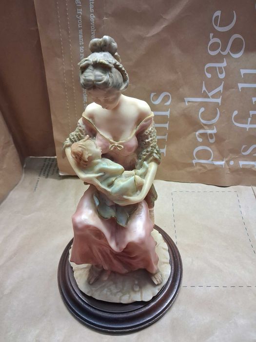 Estatueta - Mãe Pobre