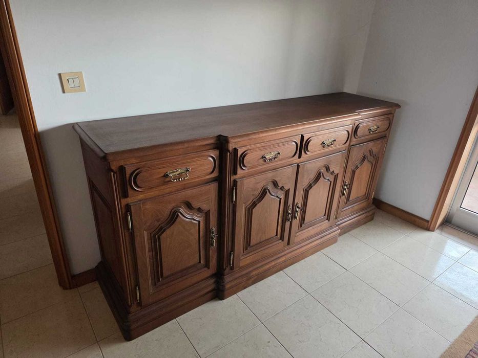 Mobília Sala Completa Mesa, 6 Cadeiras, Cristaleira e Aparador Vintage