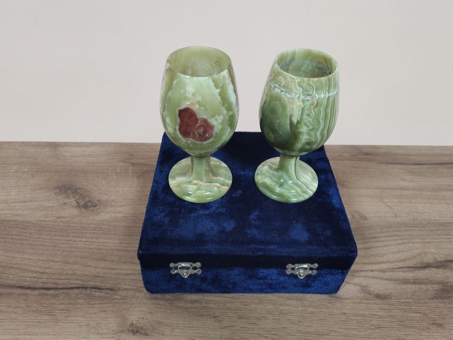 Бокали з натурального каменю