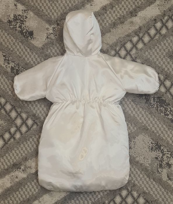 Ubranko do chrztu. Kombinezon, płaszczyk i buciki