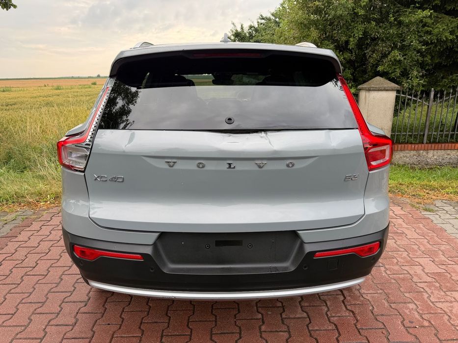 Volvo XC 40 2.0 TI / Hybryda/ 2024 rok / Mały Przebieg ! / Kamera /  Nawigacja/