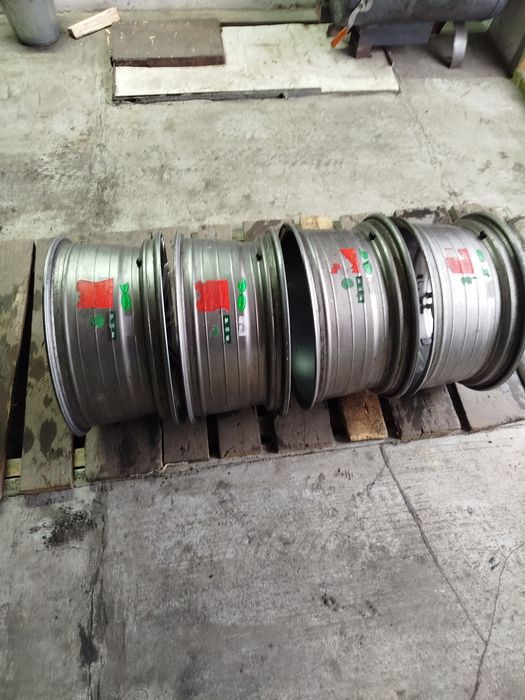 Диски BMW . j 8x17. 5x120. ET30. DIA72.6