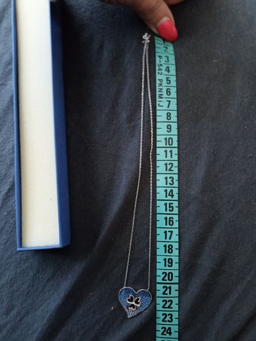 Srebrny łańcuszek z zawieszką