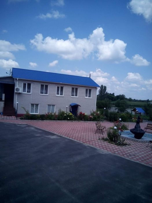 Продам двохповерховий будинок