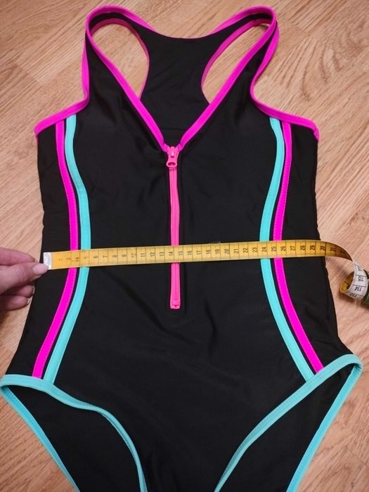 Jednoczęściowy strój kąpielowy