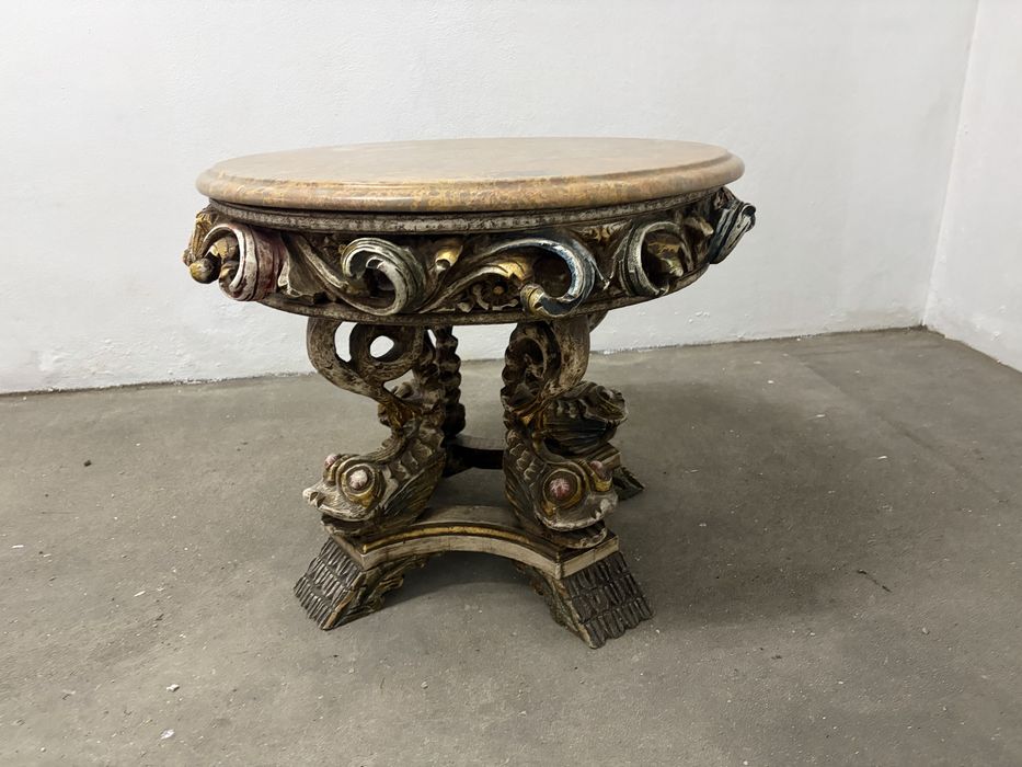 Mesa de centro com  tampo em marmore