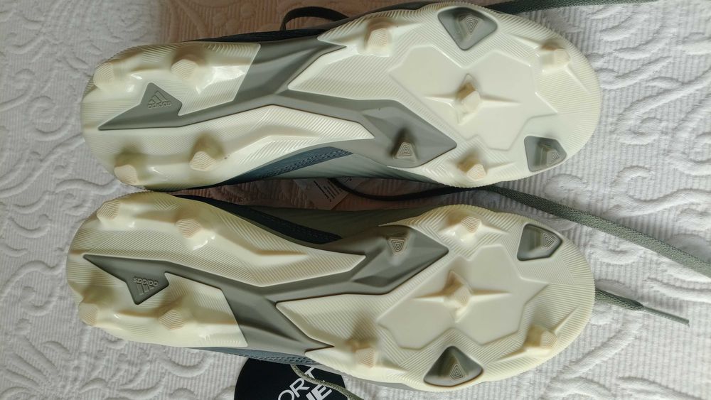 Chuteiras novas ADIDAS PREDATOR n°37,5.