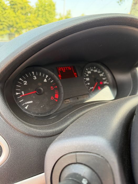Carro Renault Clio