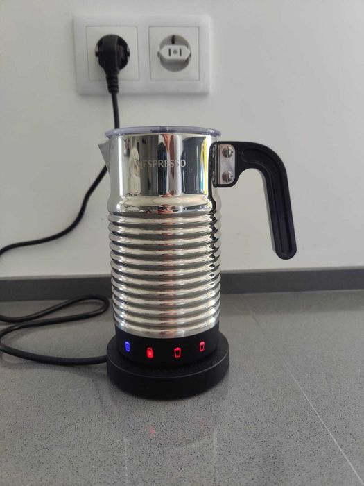 Espumador de leite Nespresso Aeroccino 4 | 5 meses | Como novo