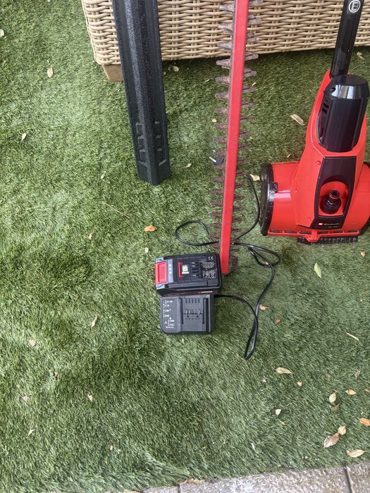 Duas ferramentas para jardim