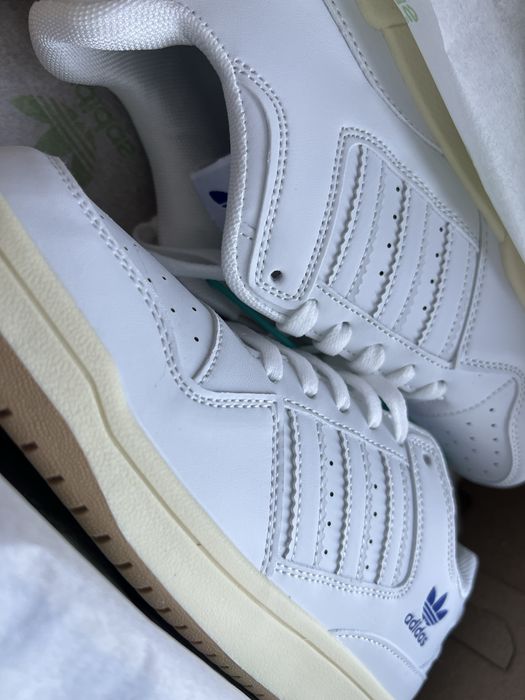 Кросівки жіночі Adidas