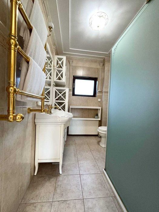 Продам дом в Новоселовке. Участок 25 сот. Солнечные панели. Бассейн.