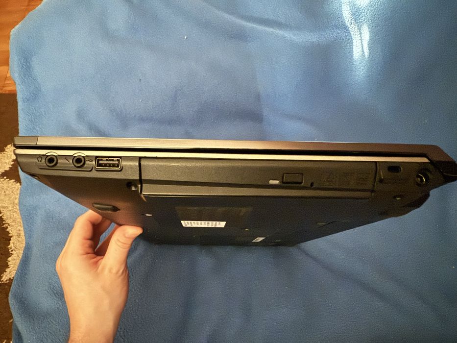 Ноутбук Lenovo V560