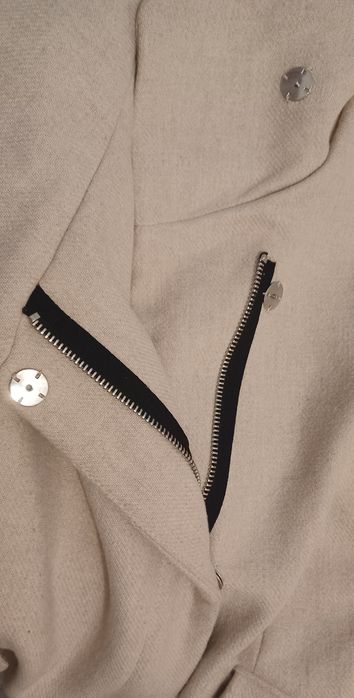 Sobretudo bege da Bershka