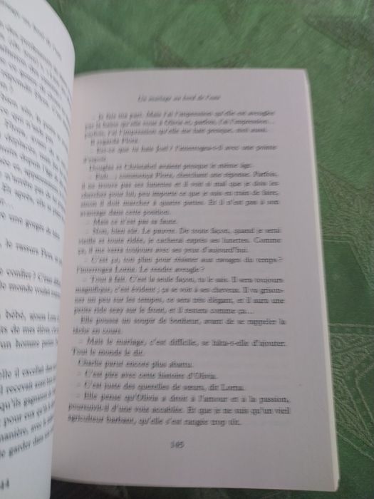 Un mariage au bord de l'eau. Portes incluídos.