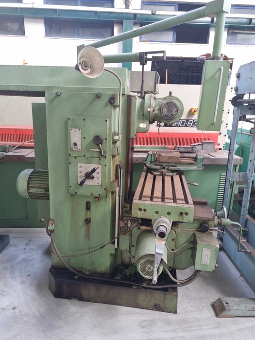 Fresadora JAROCIN como nova