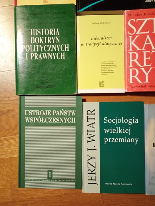 17 książek z dziedziny nauki o polityce