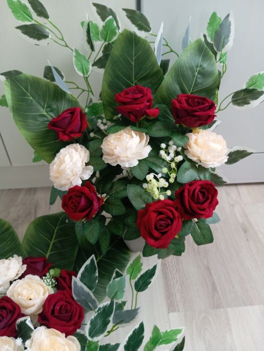 Komplet nagrobny obciążony, kompozycja