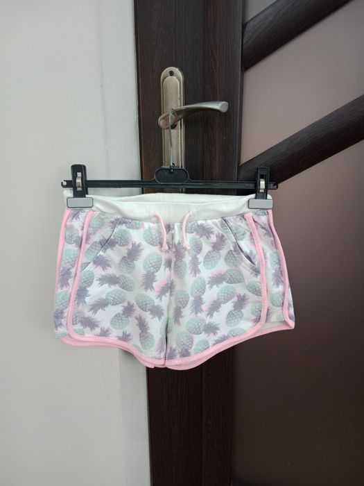 Krótkie spodenki dresowe dziewczęce 164