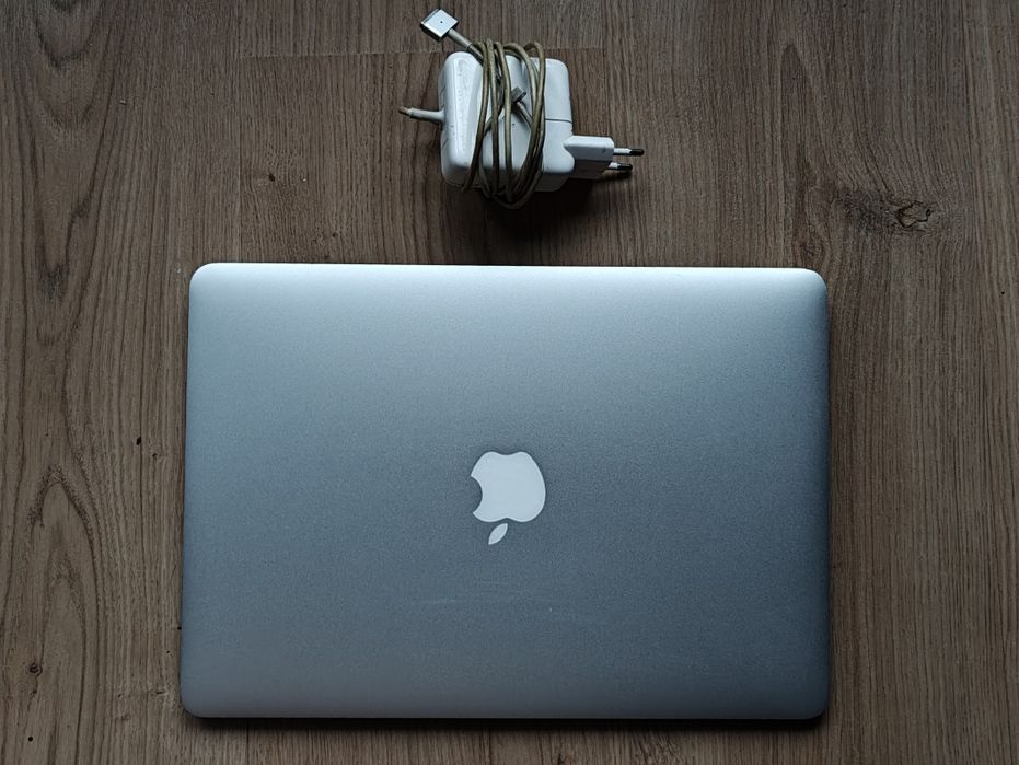 Apple MacBook Air 13 A1466 / i5 / 8GB RAM / 128GB SSD / Nowa bateria (20 cykli)