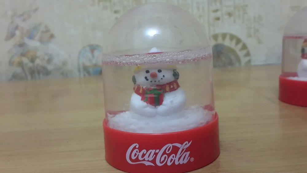 Різноманітні дитячі забавки