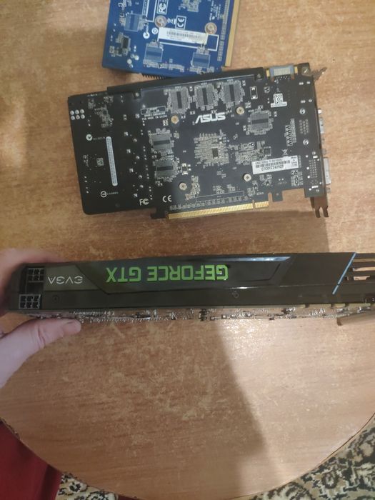 Відеокарта gt 240 asus gtx550Ti GTX 680