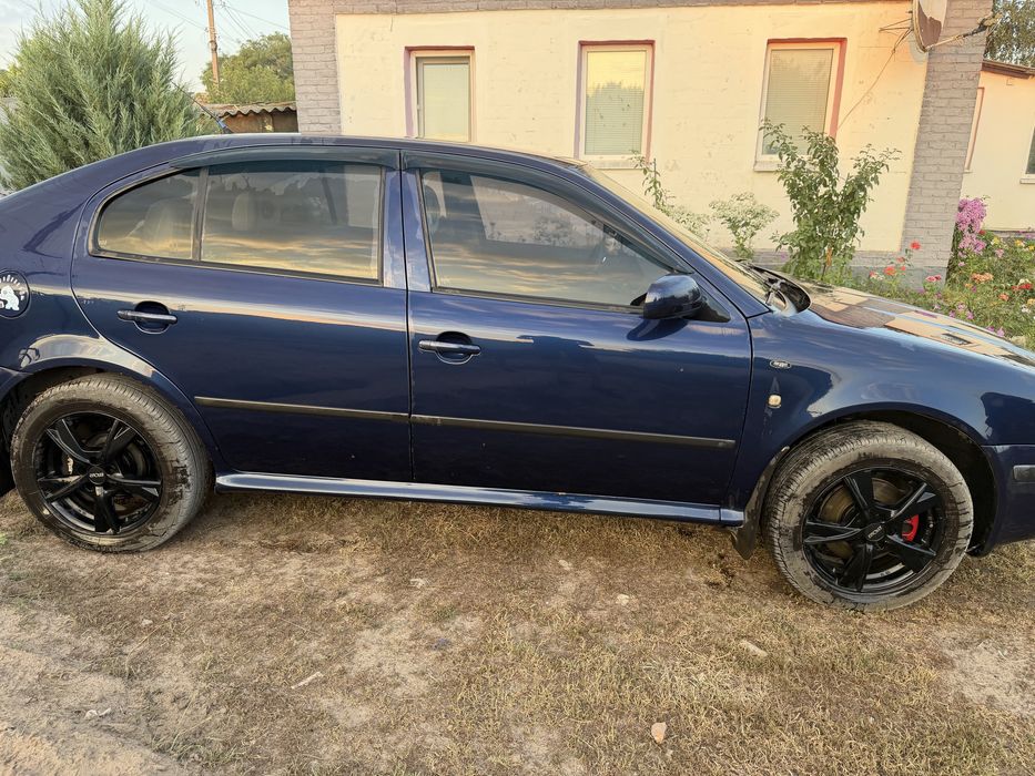 Продам шкоду октавия тур