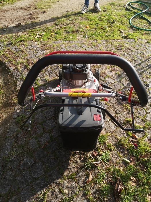 Máquina cortar relva gasolina