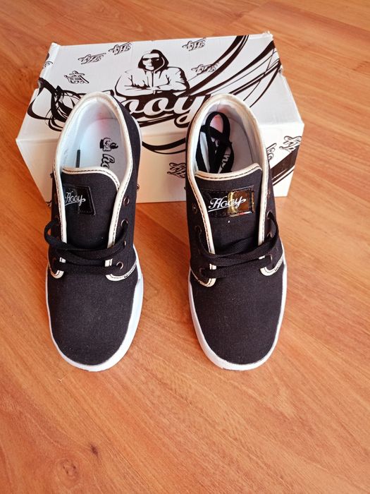 Trampki młodzieżowe