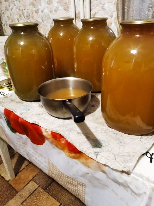 Продам домашній яблучний сік.