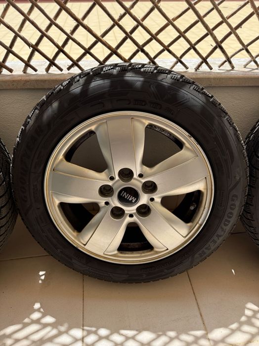 Jantes Mini Cooper com pneus de inverno