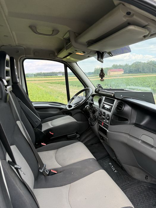 Iveco Daily V 3.0 diesel 146 KM | 2012 | podwójna kabina | 7 miejsc