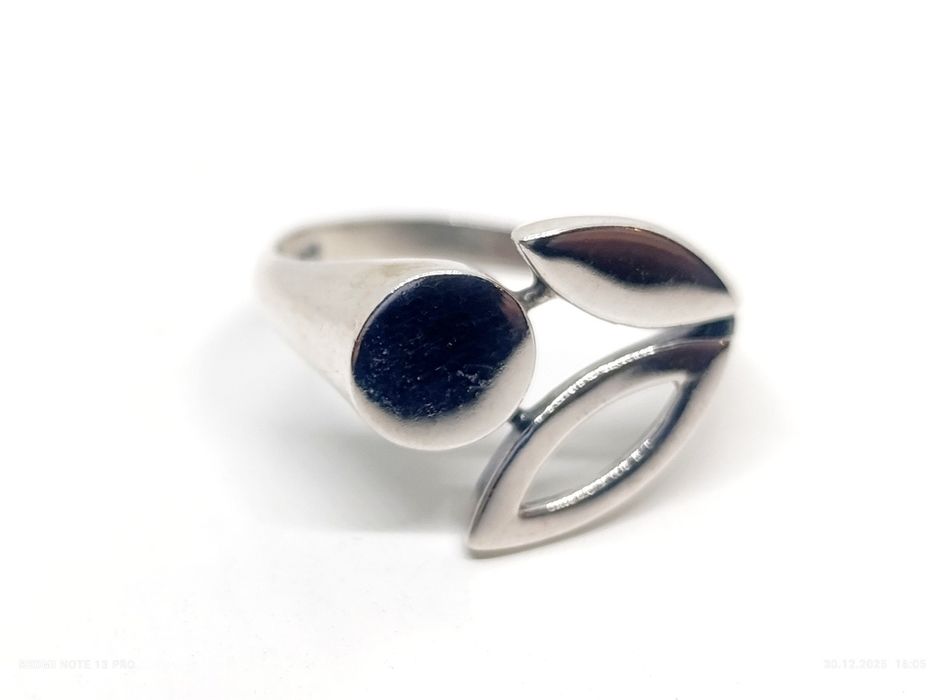 Modernistyczny pierścionek srebro rozmiar 19