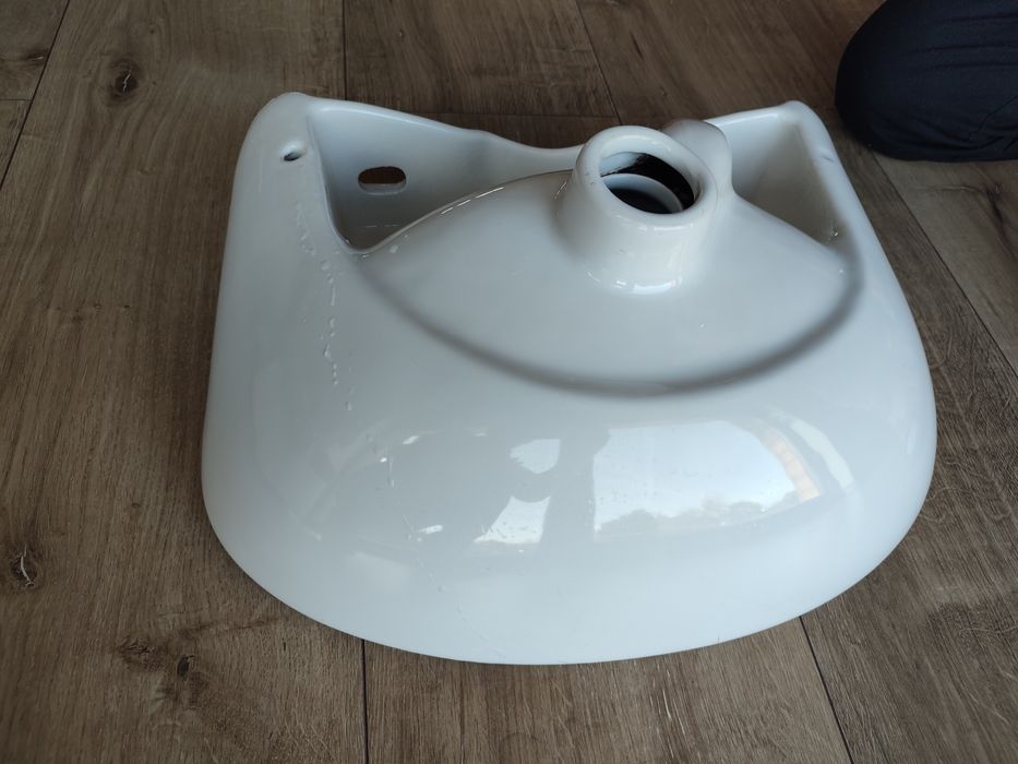 Umywalka biała rozm. 45x 34