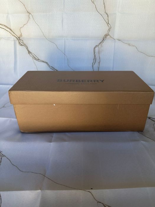 Chinelos pretos da Burberry