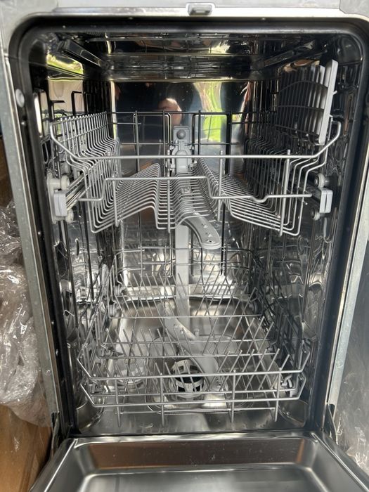 Посудомойка Hotpoint Ariston