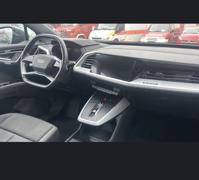 Audi Q4 - Etron 35 (Com garantia AUDI)