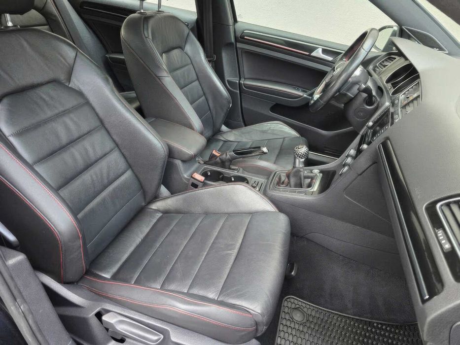 Volkswagen Golf GTI      2015