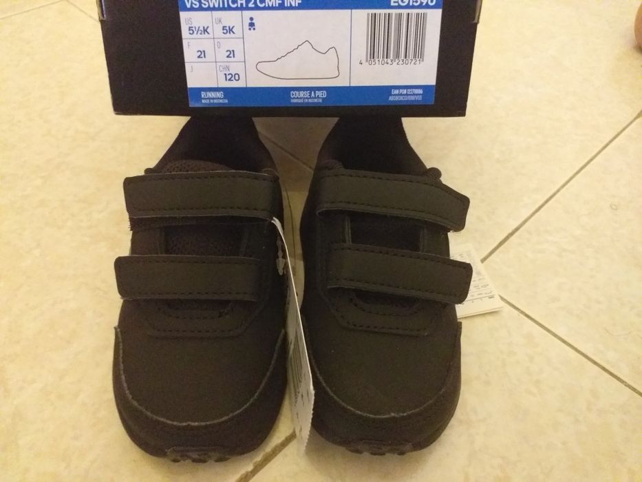 Tenis da Adidas Pretos Novos