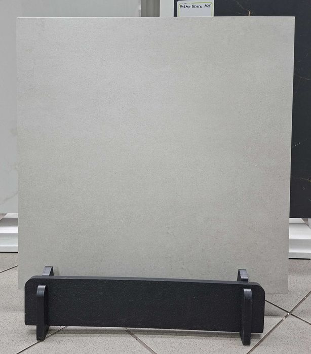 Jasno szary gres podłogowy Opal White 60X60 Gat. 2