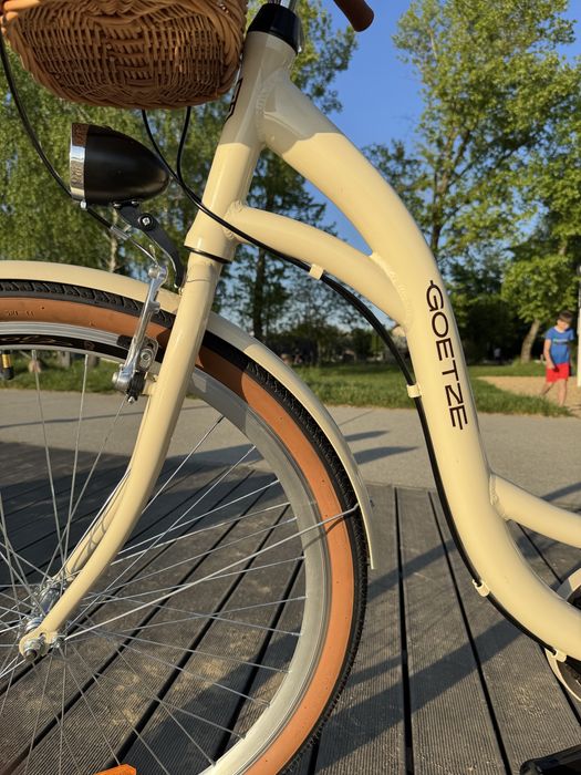 Rower damski Goetze Mood 28” beżowy z koszykiem