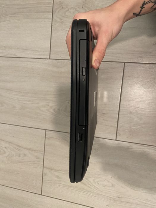 Laptop Dell Inspirion 3721