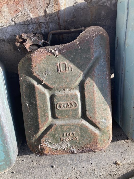 Канистры для бензина 10 и 20 литров