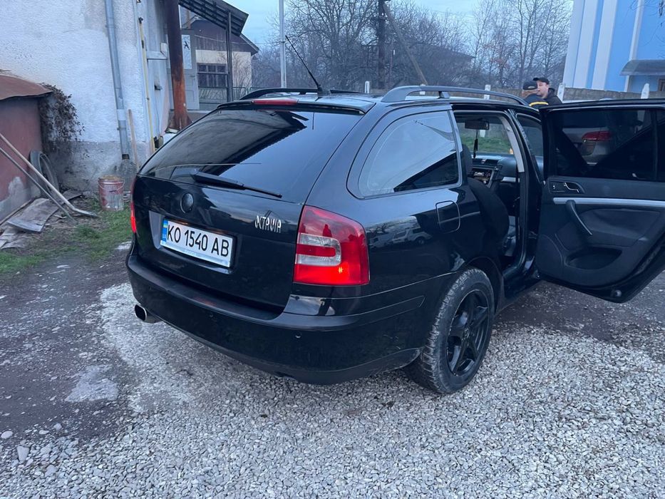 продам шкоду а5 автомат коробка все працює відміно