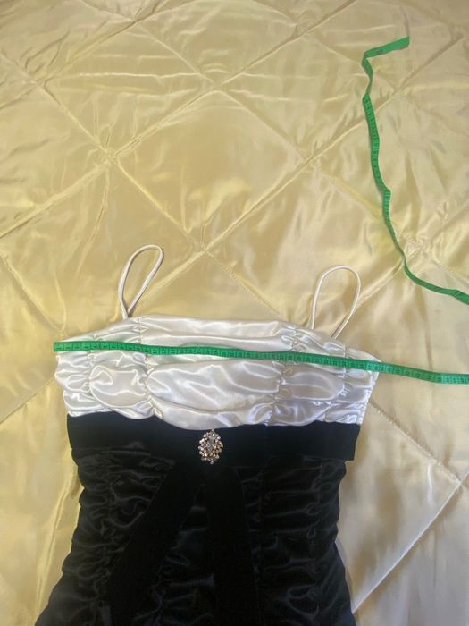 Вечірня святкова коктейльна сукня