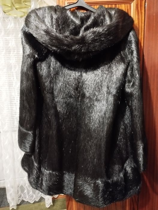 Шуба  з  нутрії нова