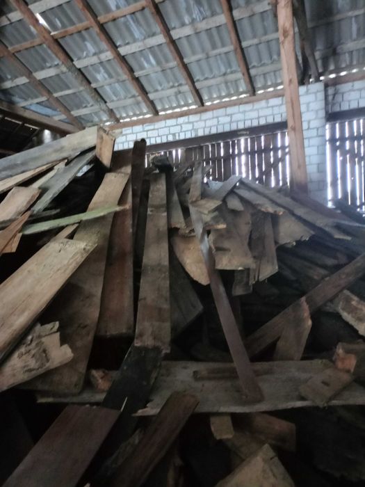 Sprzedam drzewo z dwóch stodol